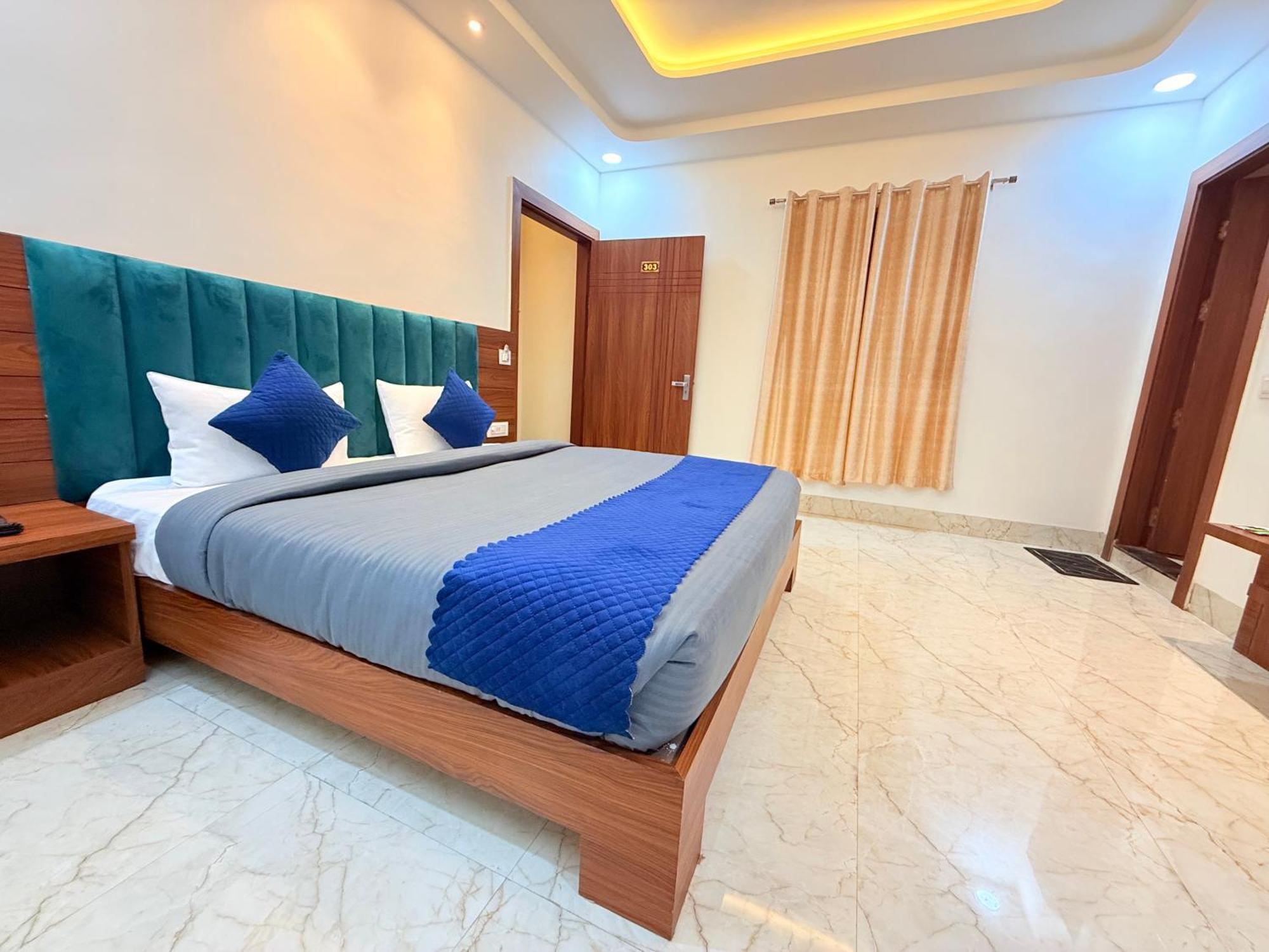 Hotel Tulip Light Mathura Extérieur photo