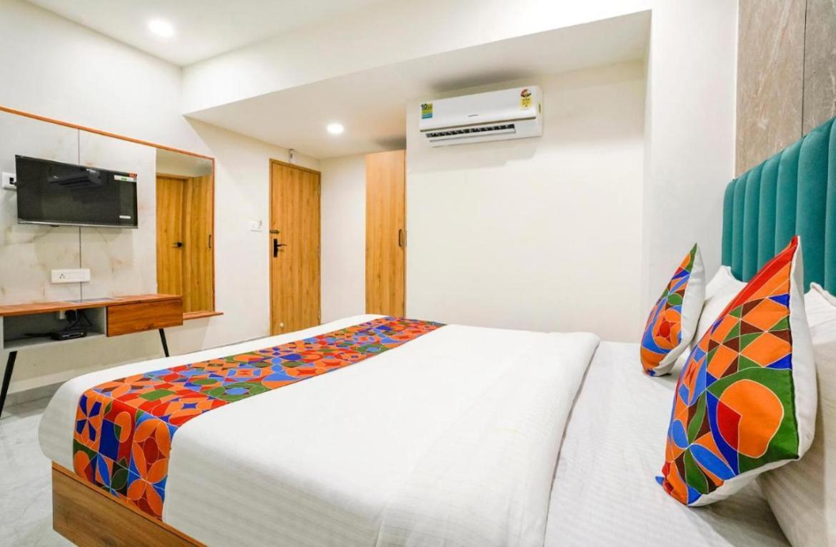 Hotel Tulip Light Mathura Extérieur photo