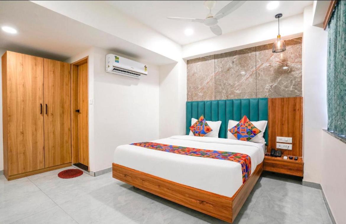 Hotel Tulip Light Mathura Extérieur photo